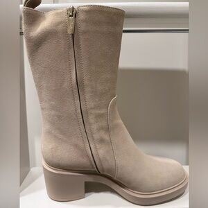 BNIB Gianvito Rossi Suede Ankle Boots Size 7.5